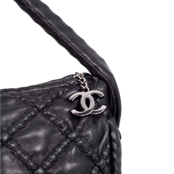 CHANEL Large Quilted Lambskin Hobo Black - Picture 11 of 11